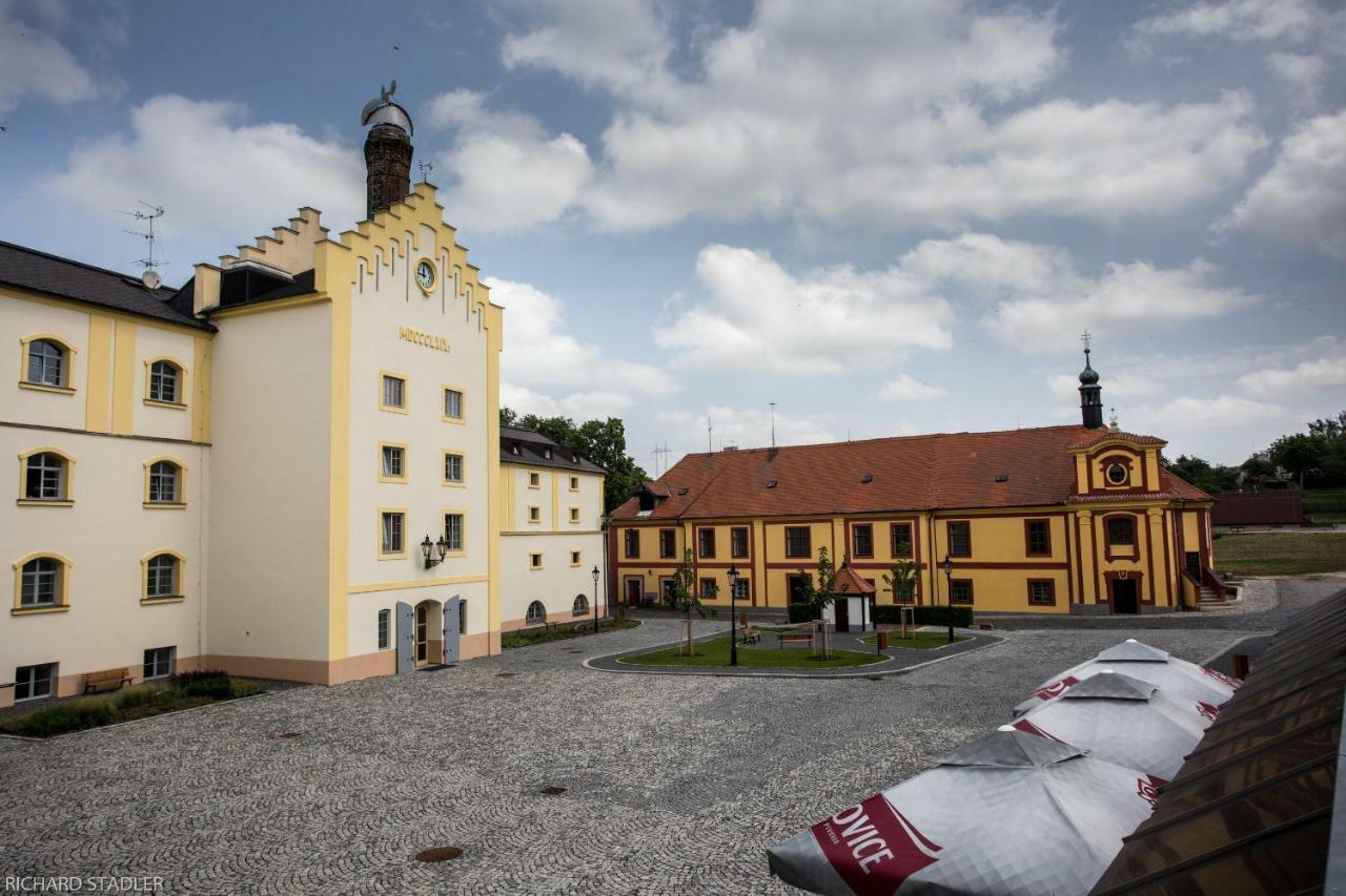 Hotel U Lipy Krusovice Eksteriør bilde